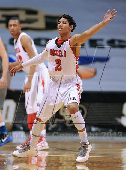 Thumbnail 3 in Denver East vs. Legend (CHSAA 5A Semifinal) photogallery.