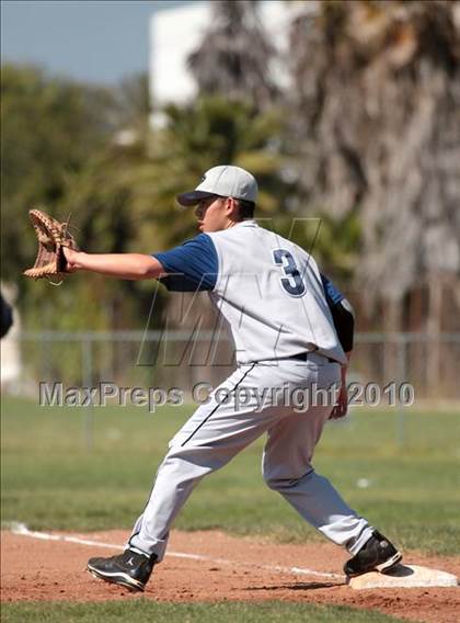 Thumbnail 2 in Gabrielino vs. Providence (St. Paul Easter Tournament) photogallery.