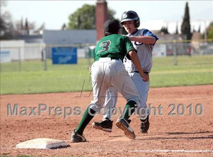 Thumbnail 2 in Gabrielino vs. Providence (St. Paul Easter Tournament) photogallery.