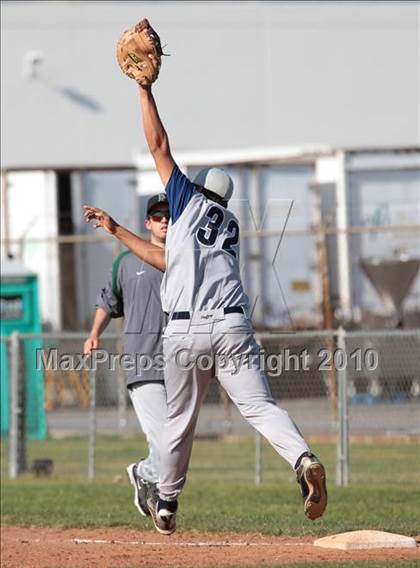 Thumbnail 1 in Gabrielino vs. Providence (St. Paul Easter Tournament) photogallery.