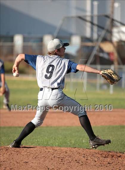 Thumbnail 2 in Gabrielino vs. Providence (St. Paul Easter Tournament) photogallery.