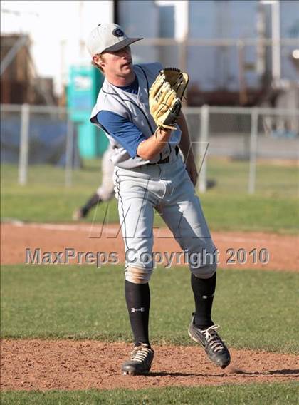 Thumbnail 2 in Gabrielino vs. Providence (St. Paul Easter Tournament) photogallery.