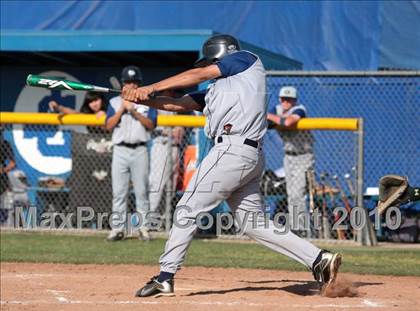 Thumbnail 2 in Gabrielino vs. Providence (St. Paul Easter Tournament) photogallery.