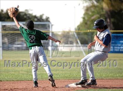 Thumbnail 3 in Gabrielino vs. Providence (St. Paul Easter Tournament) photogallery.