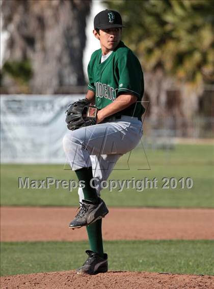 Thumbnail 3 in Gabrielino vs. Providence (St. Paul Easter Tournament) photogallery.