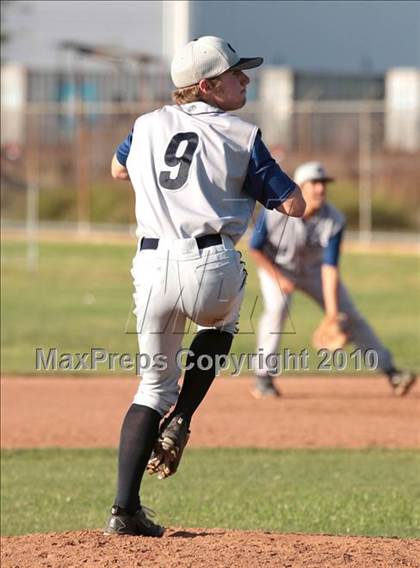 Thumbnail 2 in Gabrielino vs. Providence (St. Paul Easter Tournament) photogallery.