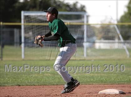 Thumbnail 1 in Gabrielino vs. Providence (St. Paul Easter Tournament) photogallery.