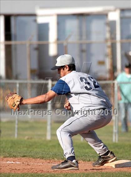 Thumbnail 2 in Gabrielino vs. Providence (St. Paul Easter Tournament) photogallery.