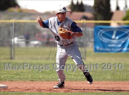 Thumbnail 1 in Gabrielino vs. Providence (St. Paul Easter Tournament) photogallery.