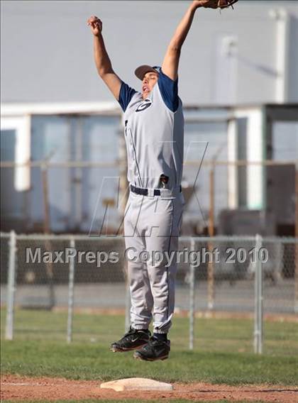 Thumbnail 3 in Gabrielino vs. Providence (St. Paul Easter Tournament) photogallery.