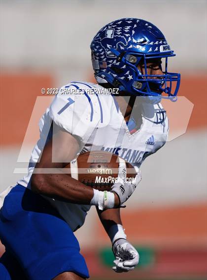 Thumbnail 2 in Ingleside vs. Wimberley (UIL 5A Division II Region 4 Semifinal) photogallery.