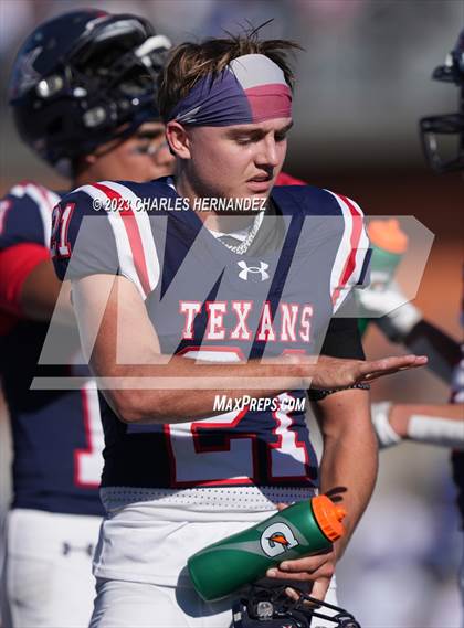 Thumbnail 3 in Ingleside vs. Wimberley (UIL 5A Division II Region 4 Semifinal) photogallery.