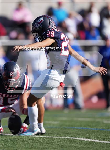 Thumbnail 1 in Ingleside vs. Wimberley (UIL 5A Division II Region 4 Semifinal) photogallery.