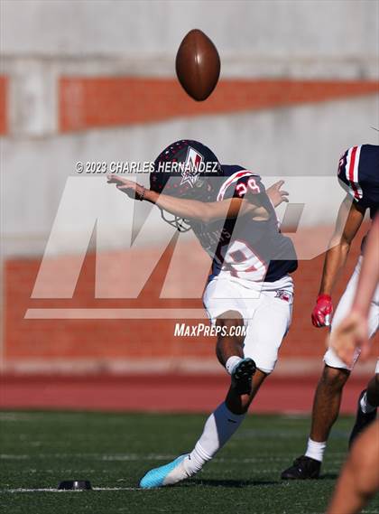 Thumbnail 1 in Ingleside vs. Wimberley (UIL 5A Division II Region 4 Semifinal) photogallery.