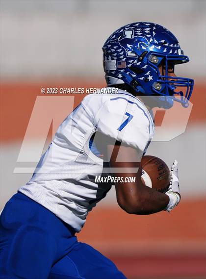 Thumbnail 1 in Ingleside vs. Wimberley (UIL 5A Division II Region 4 Semifinal) photogallery.