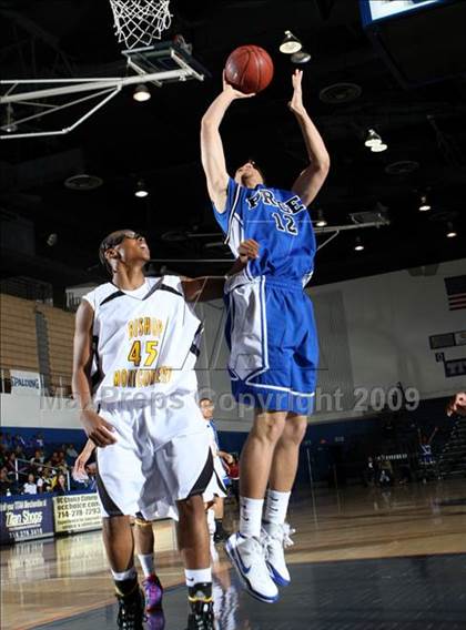 Thumbnail 2 in Price vs. Bishop Montgomery (CIF SoCal D4 Final) photogallery.