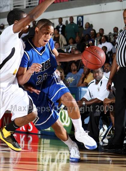 Thumbnail 3 in Price vs. Bishop Montgomery (CIF SoCal D4 Final) photogallery.