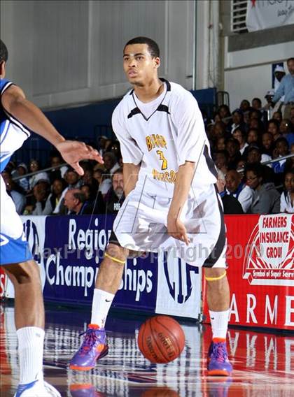 Thumbnail 3 in Price vs. Bishop Montgomery (CIF SoCal D4 Final) photogallery.
