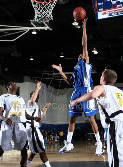 Thumbnail 1 in Price vs. Bishop Montgomery (CIF SoCal D4 Final) photogallery.