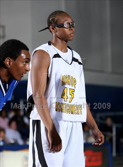 Thumbnail 3 in Price vs. Bishop Montgomery (CIF SoCal D4 Final) photogallery.