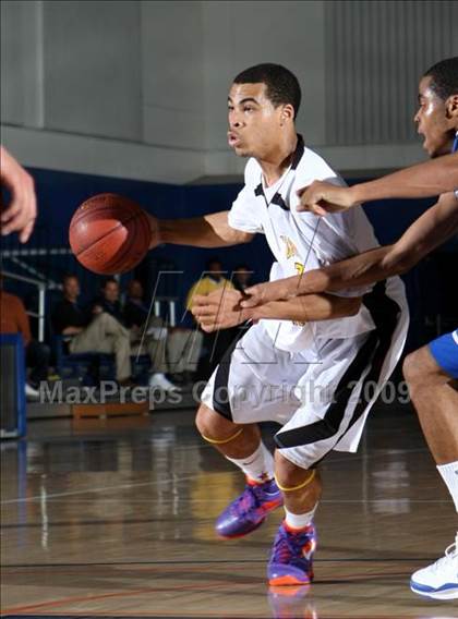Thumbnail 3 in Price vs. Bishop Montgomery (CIF SoCal D4 Final) photogallery.