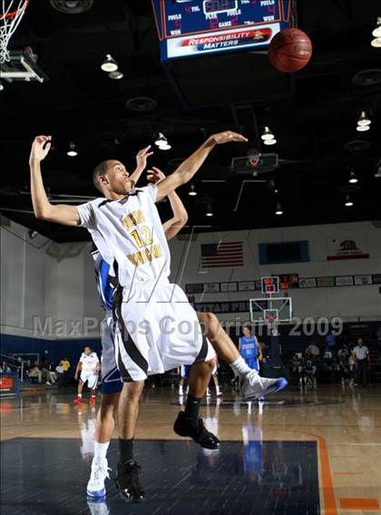 Thumbnail 3 in Price vs. Bishop Montgomery (CIF SoCal D4 Final) photogallery.