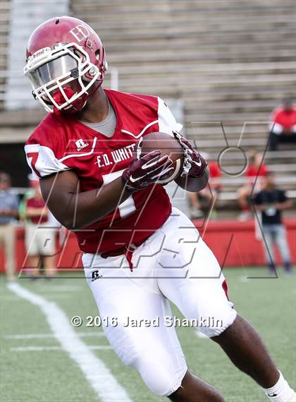 Thumbnail 2 in Brother Martin vs E. D. White(Brothers Of The Sacred Heart Jamboree) photogallery.