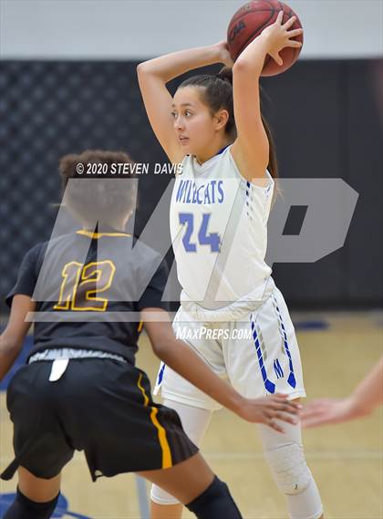 Thumbnail 2 in Marcos de Niza vs Mesquite photogallery.