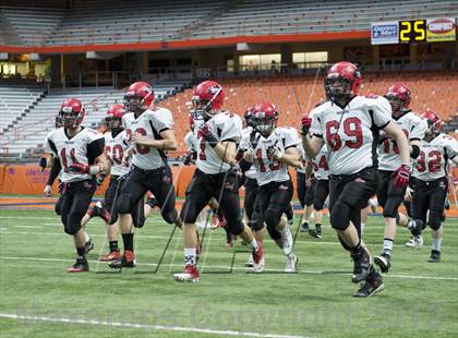 Thumbnail 2 in Maine-Endwell vs. Glens Falls (NYSPHSAA Class B Final) photogallery.