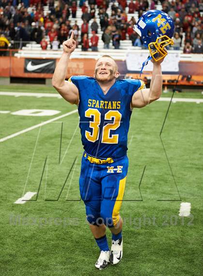Thumbnail 2 in Maine-Endwell vs. Glens Falls (NYSPHSAA Class B Final) photogallery.
