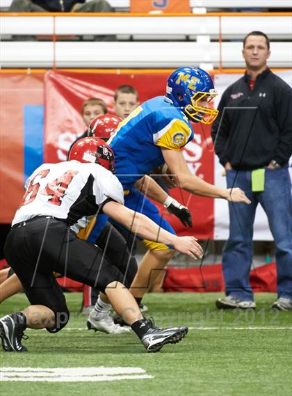 Thumbnail 3 in Maine-Endwell vs. Glens Falls (NYSPHSAA Class B Final) photogallery.