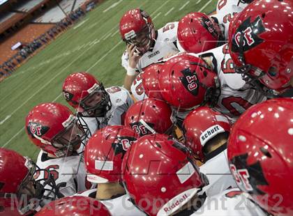Thumbnail 2 in Maine-Endwell vs. Glens Falls (NYSPHSAA Class B Final) photogallery.