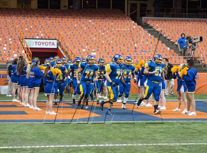 Thumbnail 3 in Maine-Endwell vs. Glens Falls (NYSPHSAA Class B Final) photogallery.