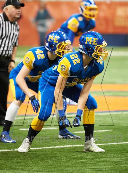 Thumbnail 3 in Maine-Endwell vs. Glens Falls (NYSPHSAA Class B Final) photogallery.