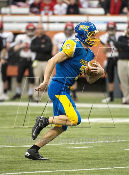 Thumbnail 2 in Maine-Endwell vs. Glens Falls (NYSPHSAA Class B Final) photogallery.