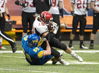Thumbnail 3 in Maine-Endwell vs. Glens Falls (NYSPHSAA Class B Final) photogallery.