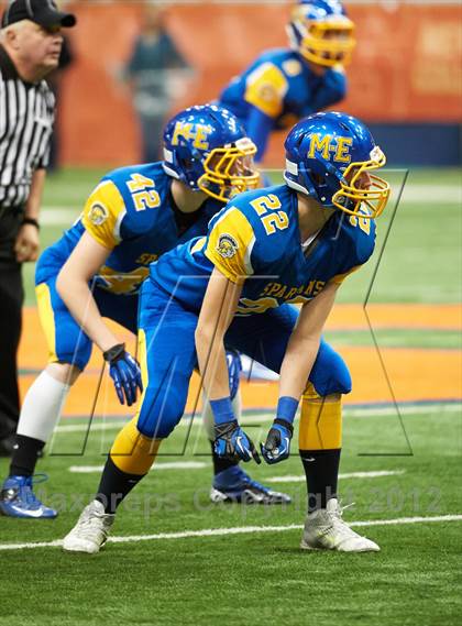 Thumbnail 1 in Maine-Endwell vs. Glens Falls (NYSPHSAA Class B Final) photogallery.