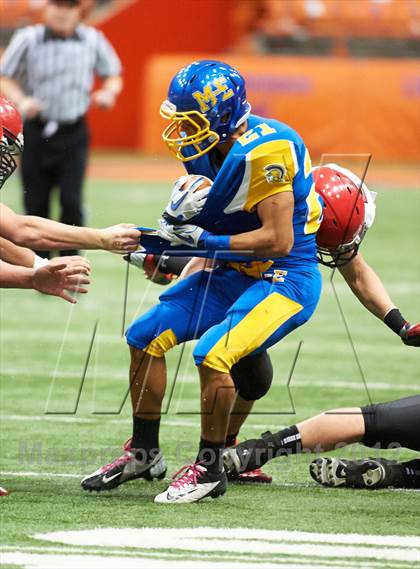 Thumbnail 1 in Maine-Endwell vs. Glens Falls (NYSPHSAA Class B Final) photogallery.