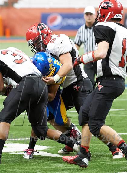 Thumbnail 3 in Maine-Endwell vs. Glens Falls (NYSPHSAA Class B Final) photogallery.
