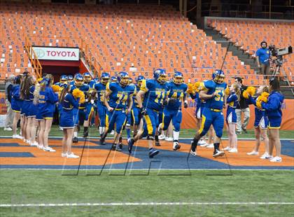 Thumbnail 2 in Maine-Endwell vs. Glens Falls (NYSPHSAA Class B Final) photogallery.