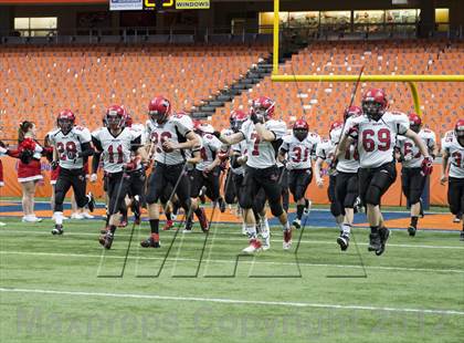 Thumbnail 2 in Maine-Endwell vs. Glens Falls (NYSPHSAA Class B Final) photogallery.