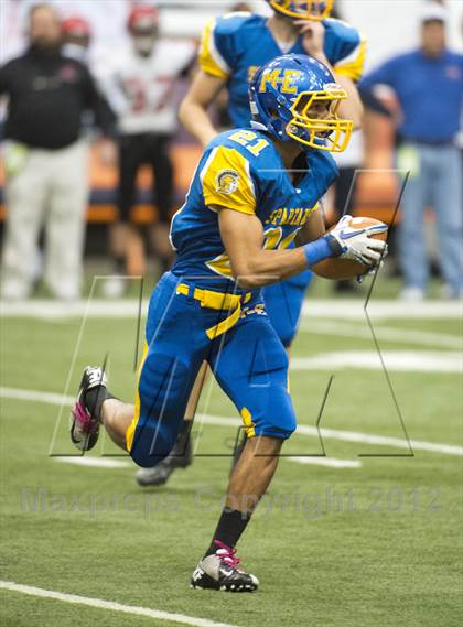 Thumbnail 1 in Maine-Endwell vs. Glens Falls (NYSPHSAA Class B Final) photogallery.
