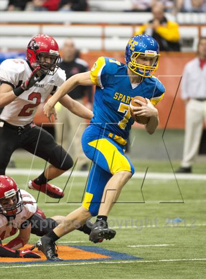 Thumbnail 1 in Maine-Endwell vs. Glens Falls (NYSPHSAA Class B Final) photogallery.