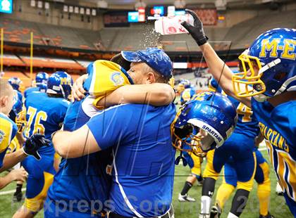 Thumbnail 2 in Maine-Endwell vs. Glens Falls (NYSPHSAA Class B Final) photogallery.