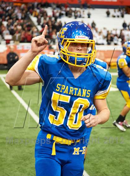 Thumbnail 2 in Maine-Endwell vs. Glens Falls (NYSPHSAA Class B Final) photogallery.