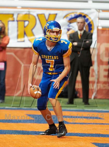 Thumbnail 1 in Maine-Endwell vs. Glens Falls (NYSPHSAA Class B Final) photogallery.