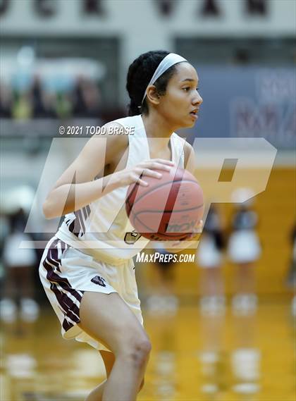 Thumbnail 1 in Cherokee @ Dobyns-Bennett photogallery.