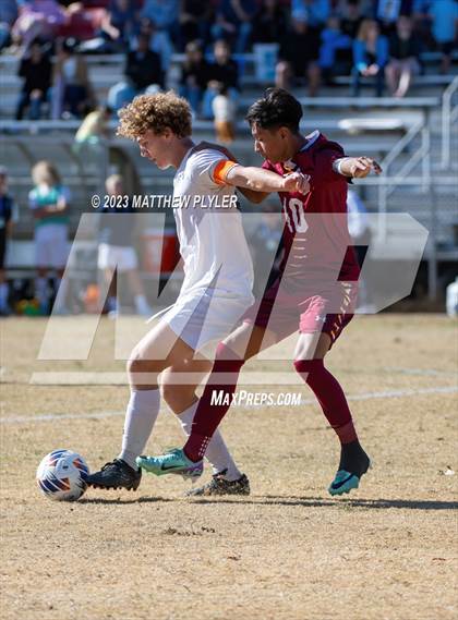 Thumbnail 3 in First Flight vs. Hickory (NCHSAA 3A Final) photogallery.