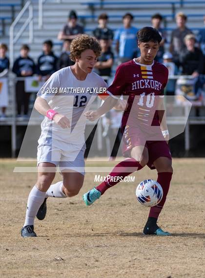 Thumbnail 2 in First Flight vs. Hickory (NCHSAA 3A Final) photogallery.