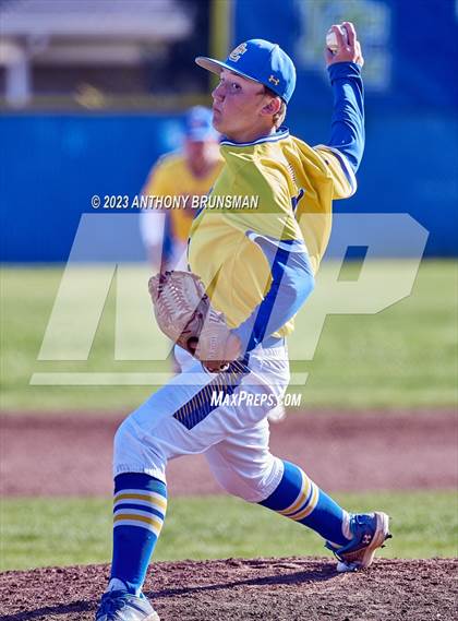 Thumbnail 2 in Rio Americano vs. Del Campo photogallery.